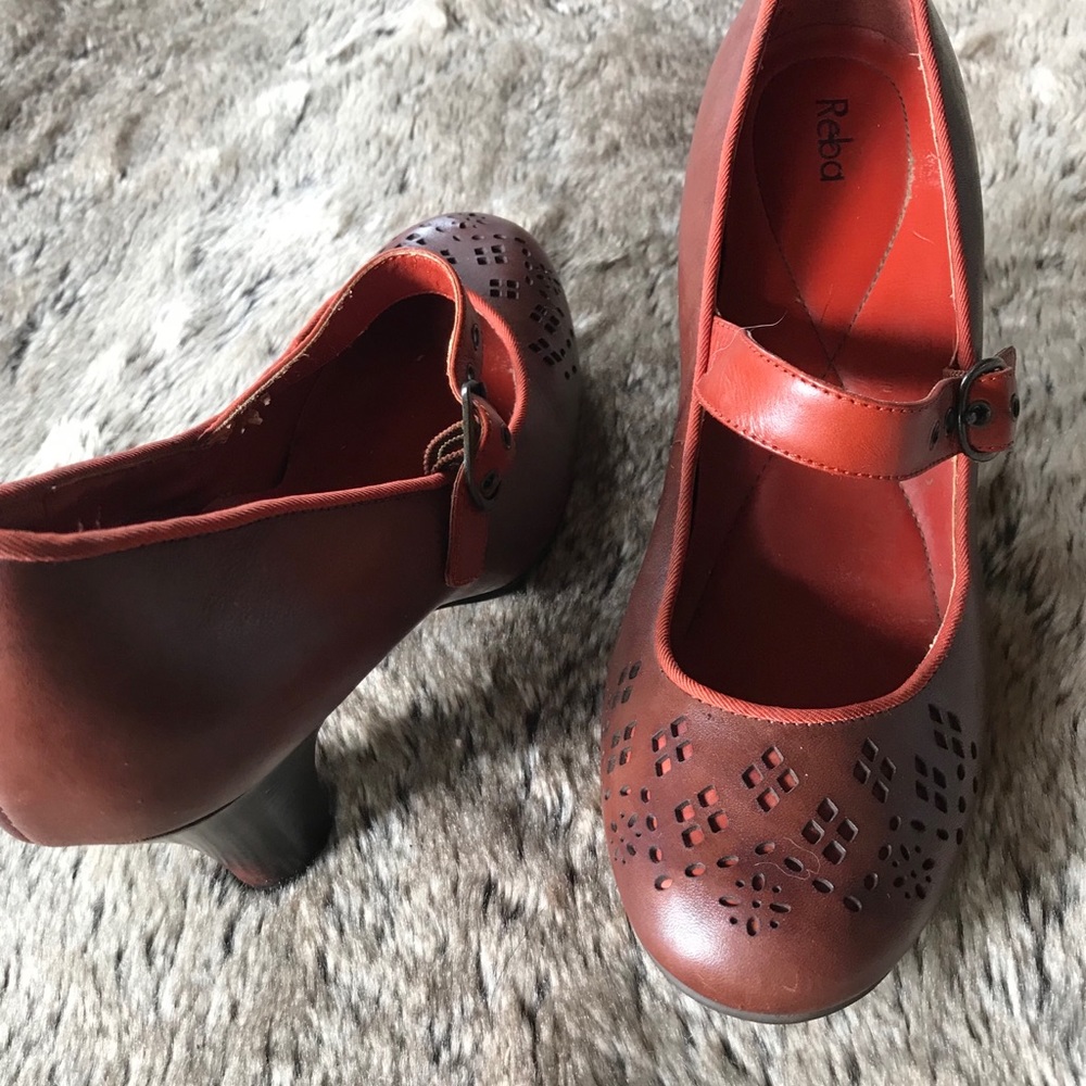 Reba size 9 heels